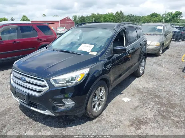 1FMCU9GD2HUD54682 2017 FORD ESCAPE - Image 2