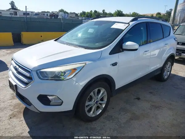 1FMCU9GD2HUD85852 2017 FORD ESCAPE - Image 2
