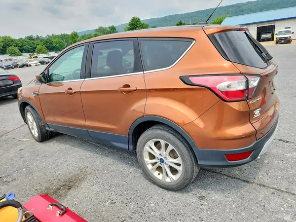1FMCU9GD2HUD91831 2017 FORD ESCAPE - Image 2