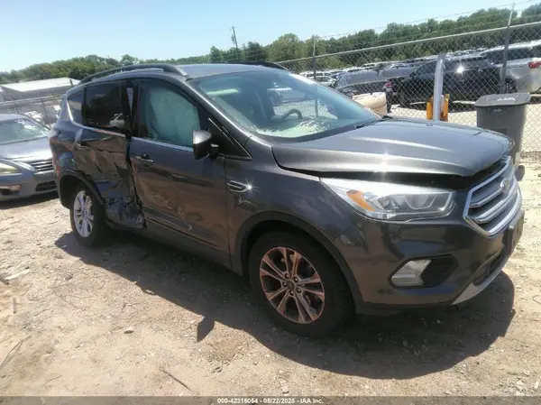 1FMCU9GD2HUE61621 2017 FORD ESCAPE - Image 1