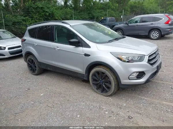 1FMCU9GD2HUE61733 2017 FORD ESCAPE - Image 1