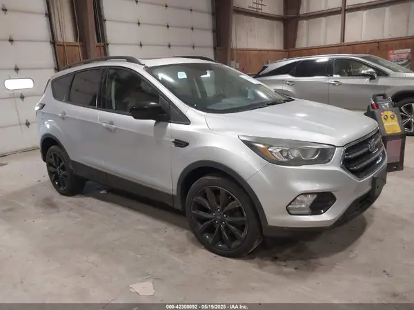 1FMCU9GD2HUE83232 2017 FORD ESCAPE - Image 1