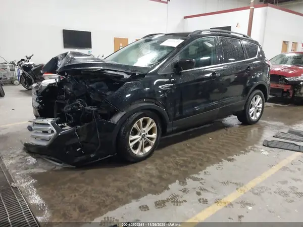 1FMCU9GD2JUA11120 2018 FORD ESCAPE - Image 2