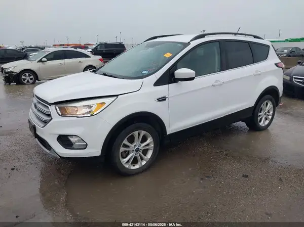 1FMCU9GD2JUA25275 2018 FORD ESCAPE - Image 2