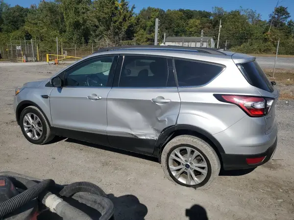 1FMCU9GD2JUA77263 2018 FORD ESCAPE - Image 2