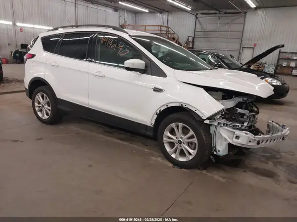 1FMCU9GD2JUB17518 2018 FORD ESCAPE - Image 1