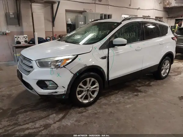 1FMCU9GD2JUB18460 2018 FORD ESCAPE - Image 2