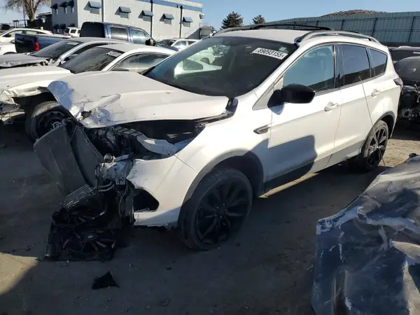 1FMCU9GD2JUB38370 2018 FORD ESCAPE - Image 1