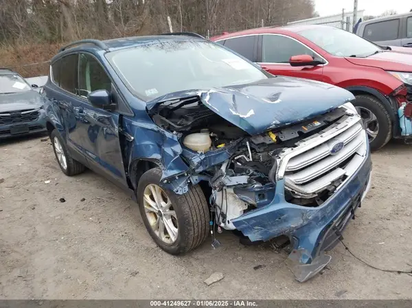 1FMCU9GD2JUB82613 2018 FORD ESCAPE - Image 1