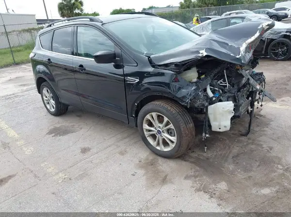 1FMCU9GD2JUC02181 2018 FORD ESCAPE - Image 1
