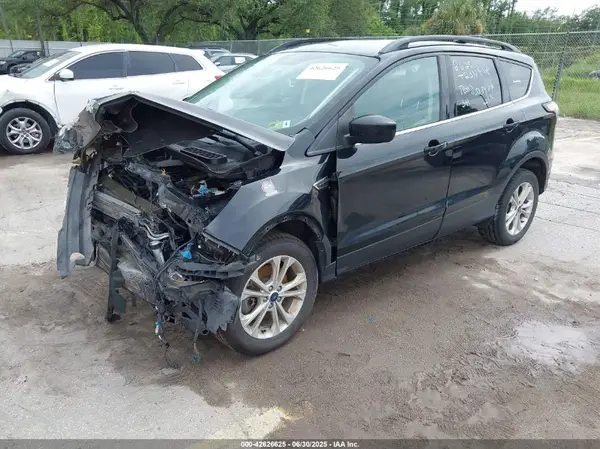 1FMCU9GD2JUC02181 2018 FORD ESCAPE - Image 2