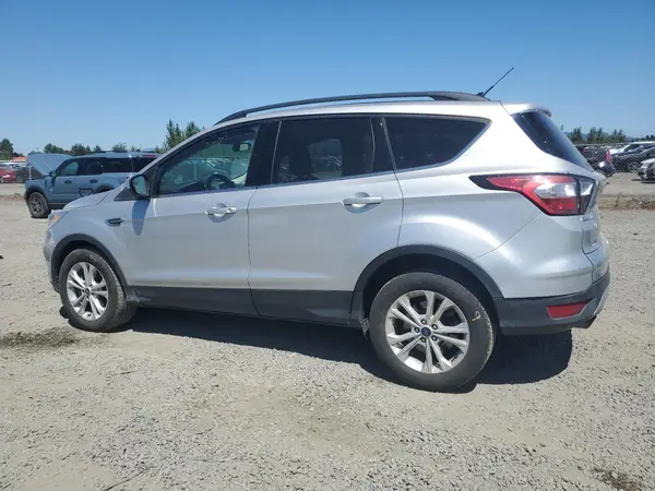 1FMCU9GD2JUC09826 2018 FORD ESCAPE - Image 2