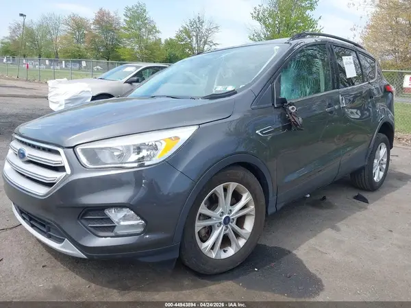 1FMCU9GD2JUC25962 2018 FORD ESCAPE - Image 2