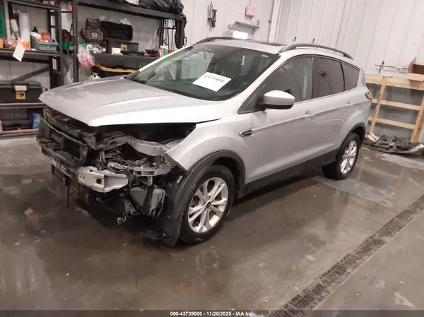 1FMCU9GD2JUC37156 2018 FORD ESCAPE - Image 2