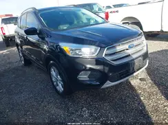 1FMCU9GD2JUC38758 2018 FORD ESCAPE