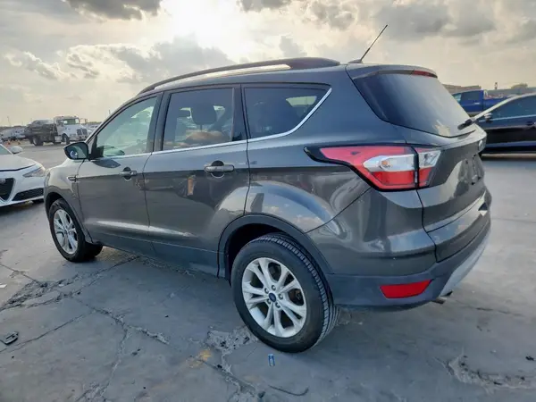 1FMCU9GD2JUC95557 2018 FORD ESCAPE - Image 2