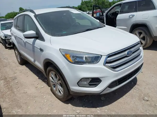 1FMCU9GD2JUD00479 2018 FORD ESCAPE - Image 1