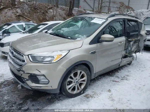 1FMCU9GD2JUD17167 2018 FORD ESCAPE - Image 2