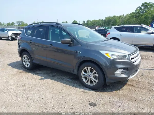 1FMCU9GD2JUD39122 2018 FORD ESCAPE - Image 1