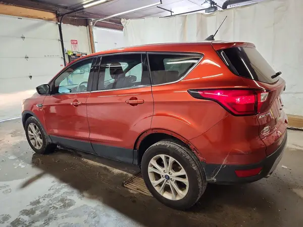 1FMCU9GD2KUA76809 2019 FORD ESCAPE - Image 2