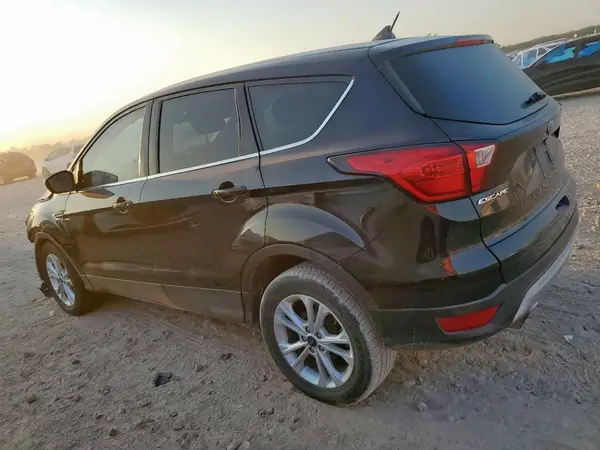 1FMCU9GD2KUC02568 2019 FORD ESCAPE - Image 2