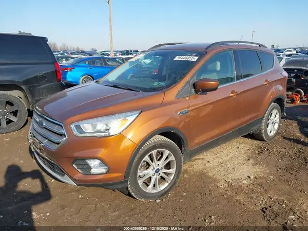 1FMCU9GD3HUA08477 2017 FORD ESCAPE - Image 2