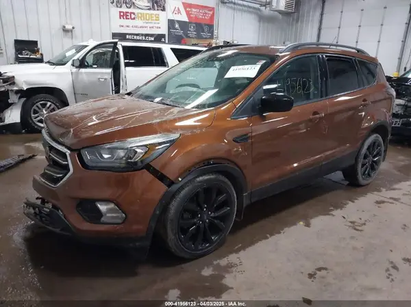 1FMCU9GD3HUB15805 2017 FORD ESCAPE - Image 2