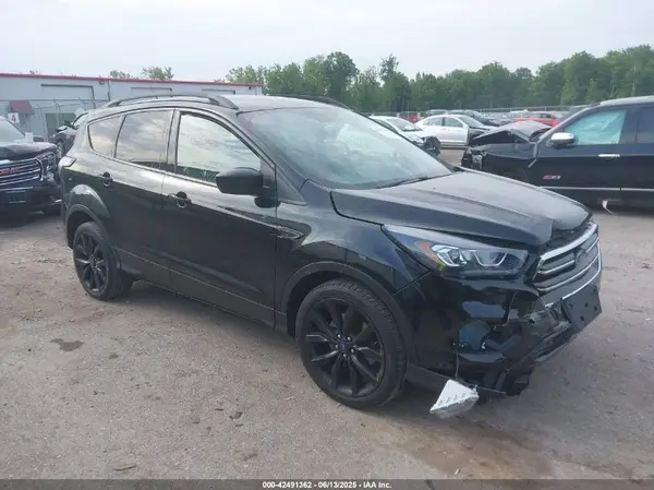 1FMCU9GD3HUD23702 2017 FORD ESCAPE - Image 1