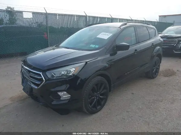 1FMCU9GD3HUD23702 2017 FORD ESCAPE - Image 2