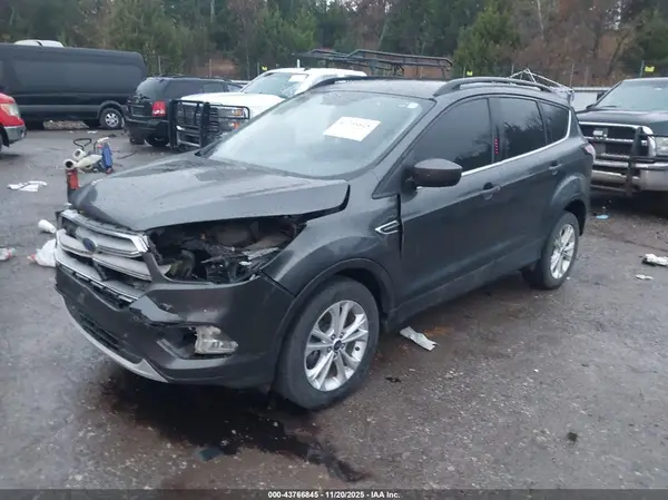 1FMCU9GD3JUA43672 2018 FORD ESCAPE - Image 2