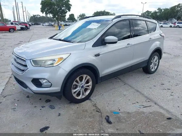 1FMCU9GD3JUA65879 2018 FORD ESCAPE - Image 2