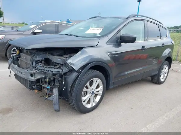 1FMCU9GD3JUB70888 2018 FORD ESCAPE - Image 2