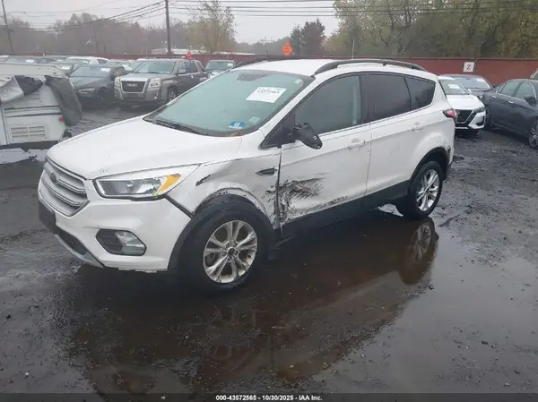 1FMCU9GD3JUB94463 2018 FORD ESCAPE - Image 2