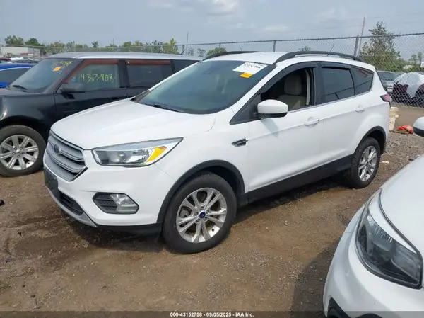 1FMCU9GD3JUC12668 2018 FORD ESCAPE - Image 2