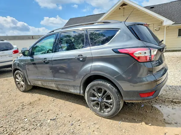 1FMCU9GD3JUC24125 2018 FORD ESCAPE - Image 2