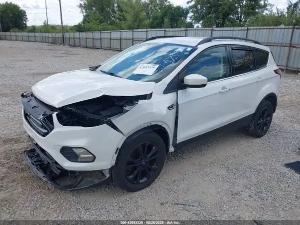 1FMCU9GD3JUC56475 2018 FORD ESCAPE - Image 2