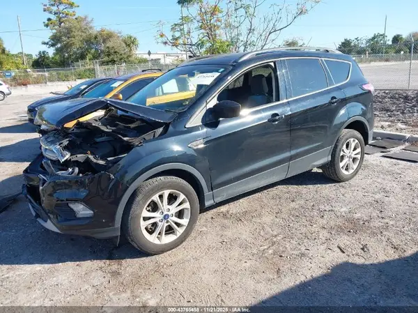 1FMCU9GD3JUC75558 2018 FORD ESCAPE - Image 2