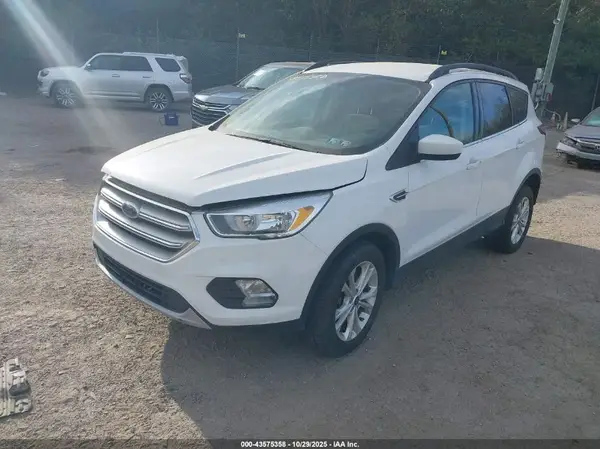1FMCU9GD3JUD40781 2018 FORD ESCAPE - Image 2