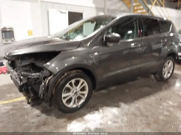1FMCU9GD3KUA23973 2019 FORD ESCAPE - Image 2