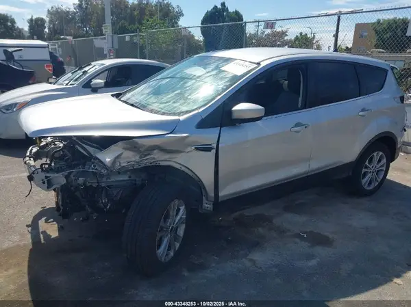 1FMCU9GD3KUB38458 2019 FORD ESCAPE - Image 2
