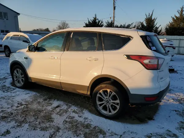 1FMCU9GD4HUA17981 2017 FORD ESCAPE - Image 2