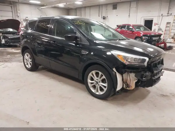 1FMCU9GD4HUA56439 2017 FORD ESCAPE - Image 1