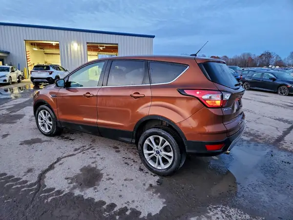 1FMCU9GD4HUA74388 2017 FORD ESCAPE - Image 2