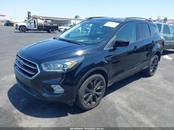 1FMCU9GD4HUA98304 2017 FORD ESCAPE - Image 2