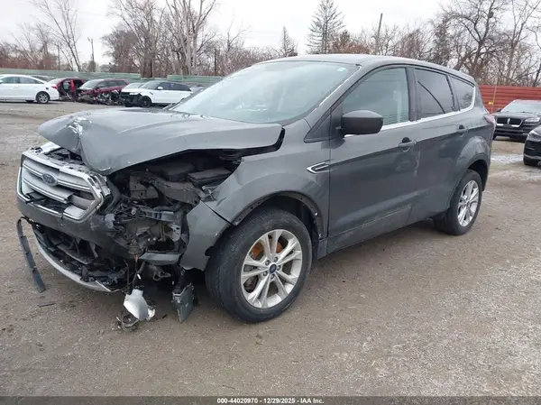 1FMCU9GD4HUB14212 2017 FORD ESCAPE - Image 2