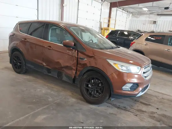 1FMCU9GD4HUB24478 2017 FORD ESCAPE - Image 1