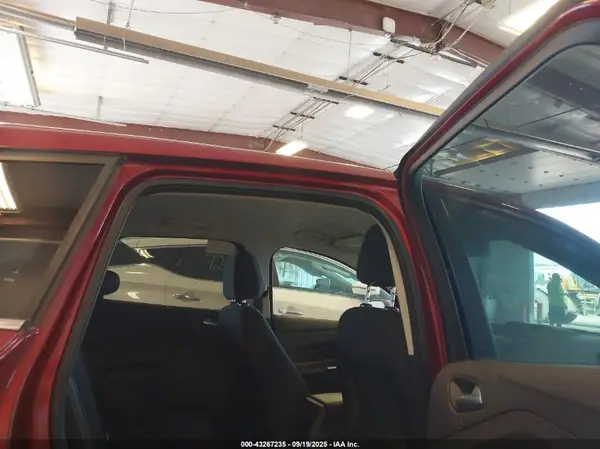 1FMCU9GD4HUB25193 2017 FORD ESCAPE - Image 8