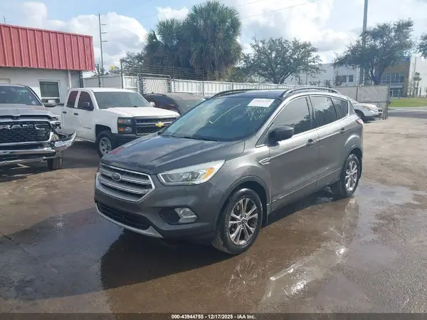 1FMCU9GD4HUB38932 2017 FORD ESCAPE - Image 2