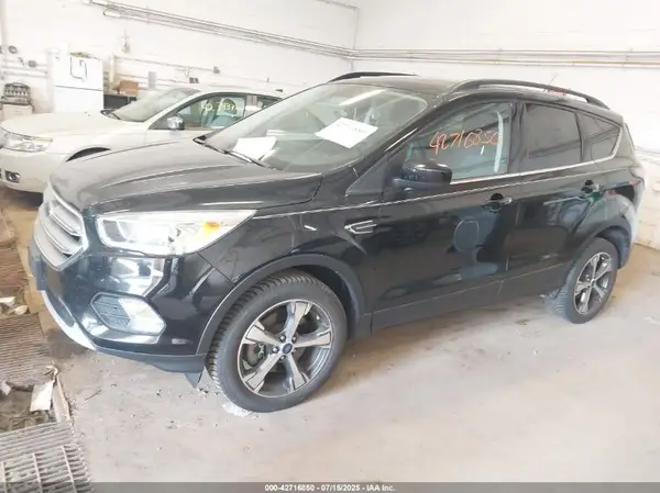 1FMCU9GD4HUB51924 2017 FORD ESCAPE - Image 2