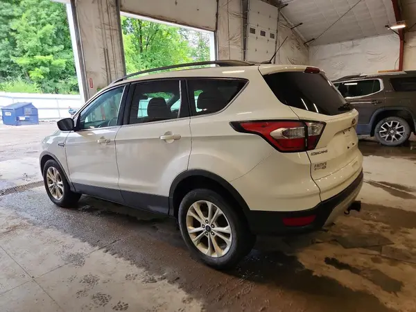 1FMCU9GD4HUB64141 2017 FORD ESCAPE - Image 2